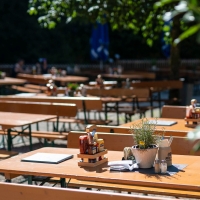 Speisenangebot im Biergarten